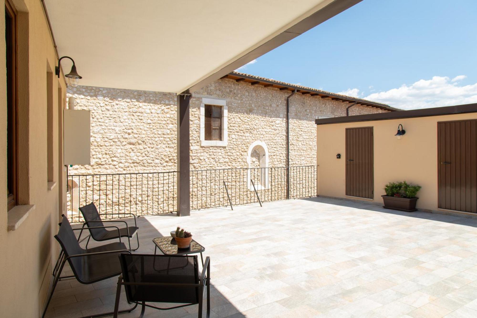Il Vico Bed & Breakfast L'Aquila Luaran gambar