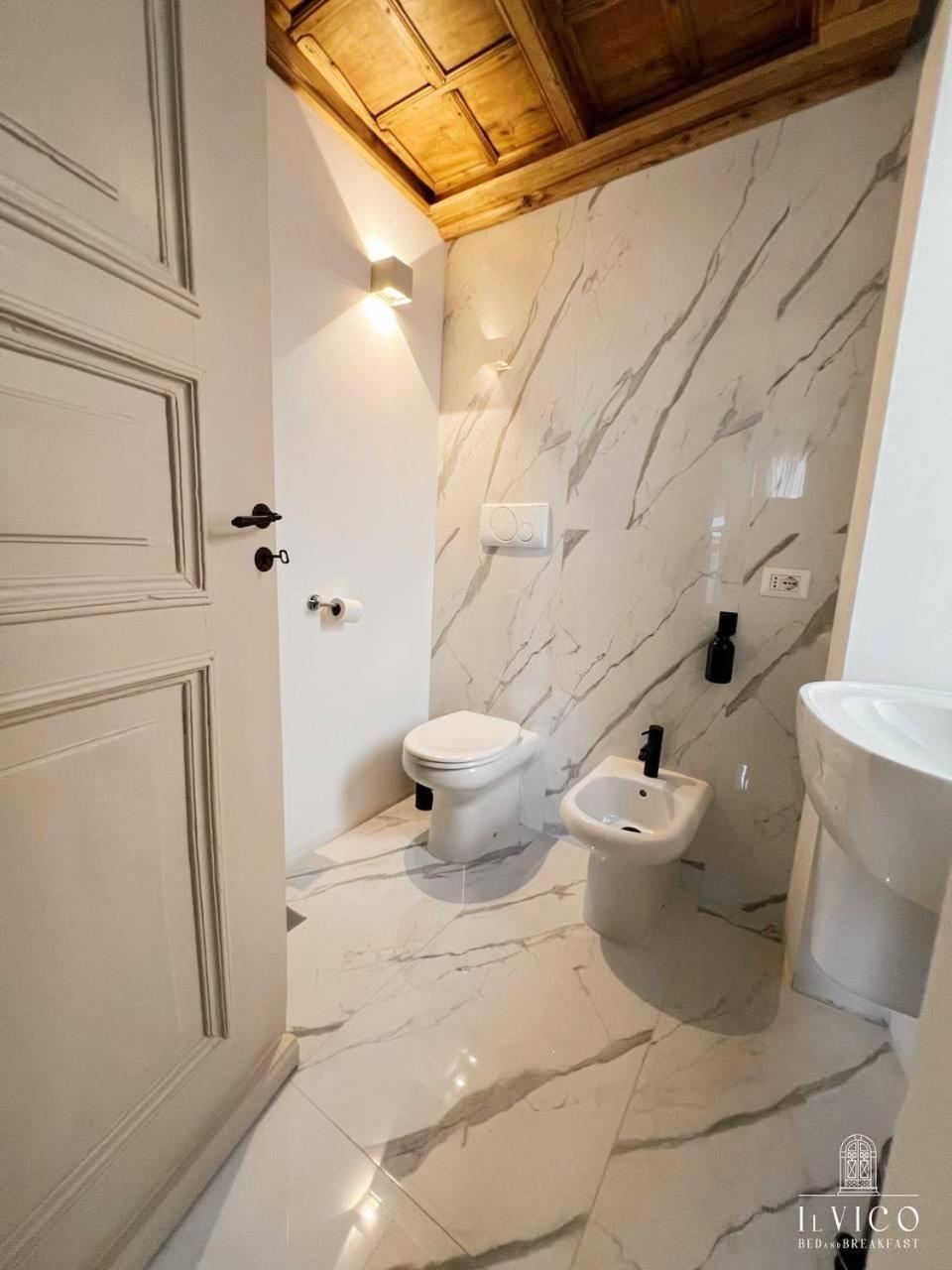 Il Vico Bed & Breakfast L'Aquila Luaran gambar